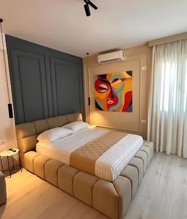 Beachside Oasis * Vlorë